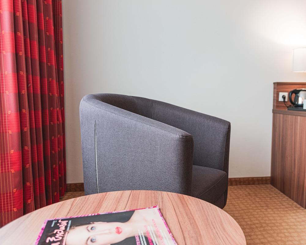 Hilton Garden Inn Vienna South Екстериор снимка