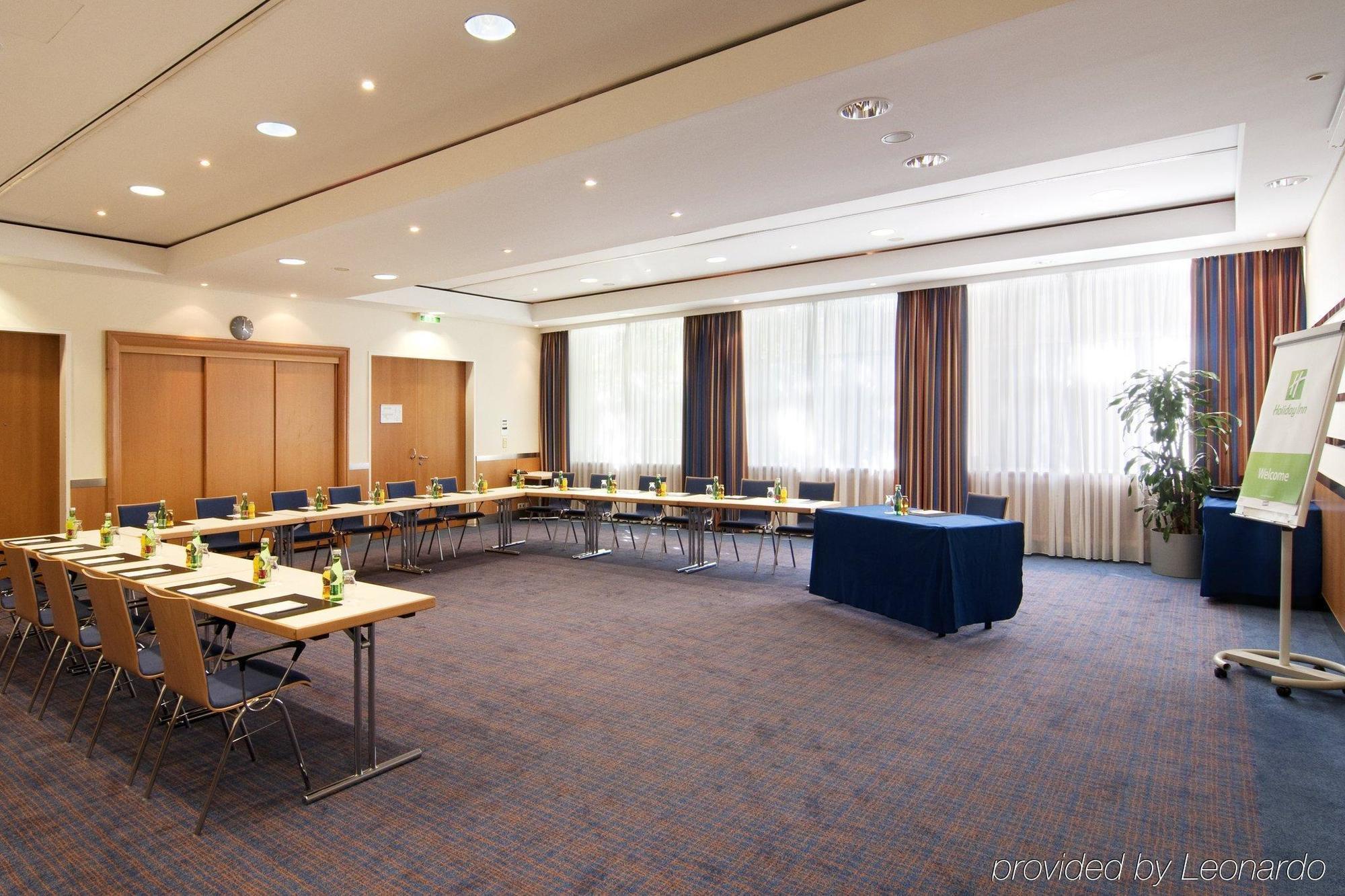 Hilton Garden Inn Vienna South Екстериор снимка