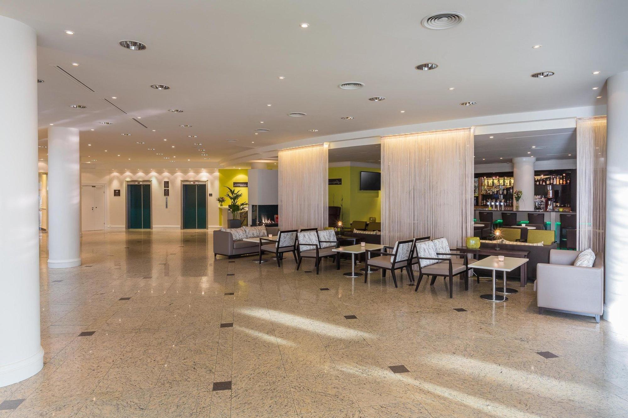 Hilton Garden Inn Vienna South Интериор снимка