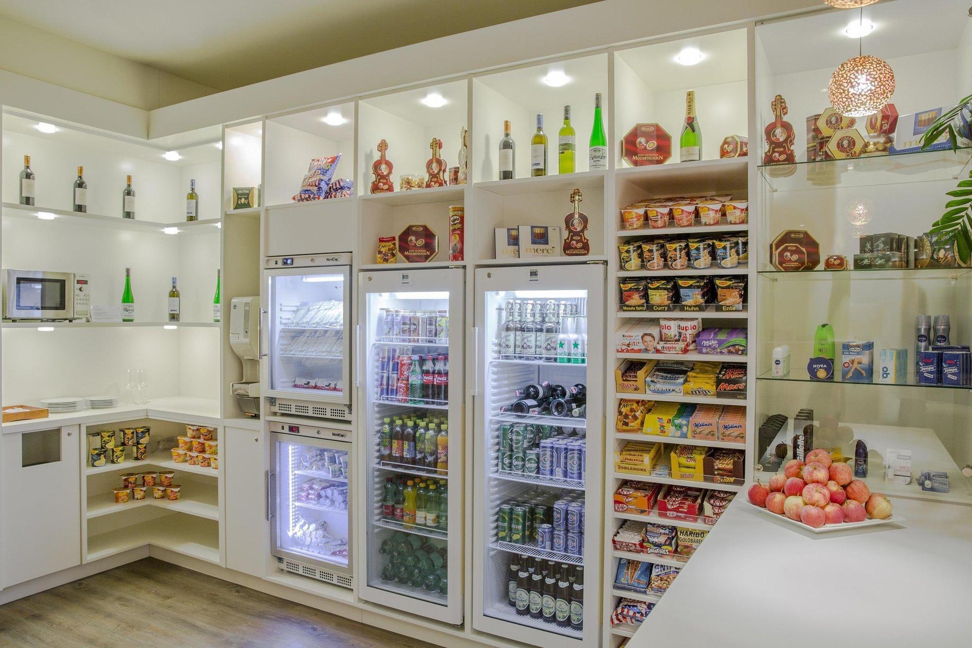 Hilton Garden Inn Vienna South Екстериор снимка