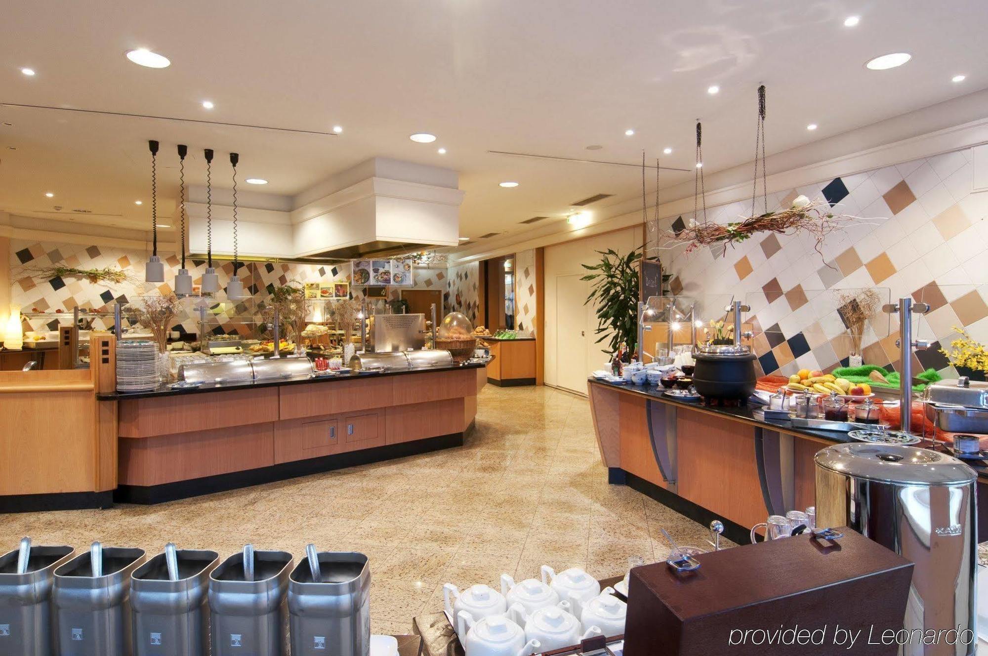 Hilton Garden Inn Vienna South Екстериор снимка
