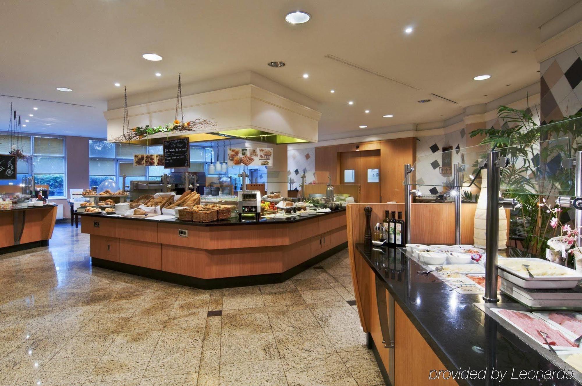 Hilton Garden Inn Vienna South Екстериор снимка
