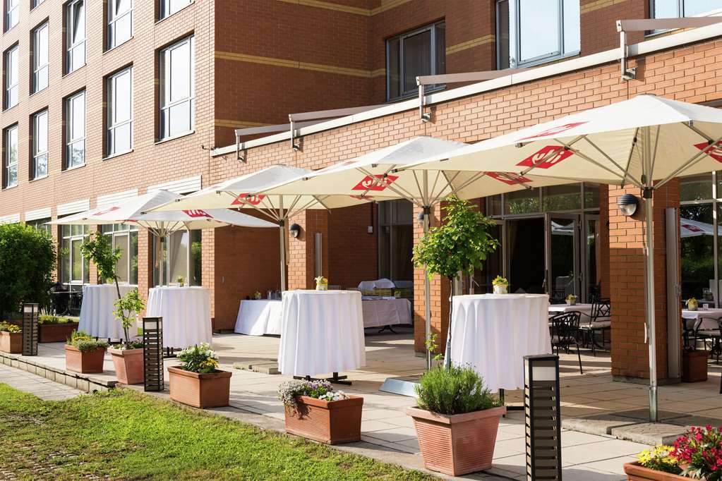 Hilton Garden Inn Vienna South Ресторант снимка